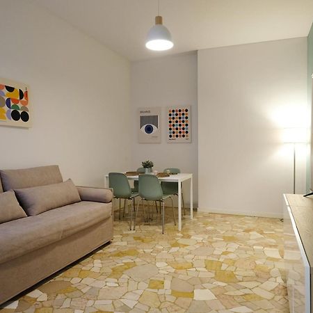Milano Navigli Apartment - Via Tortona ภายนอก รูปภาพ